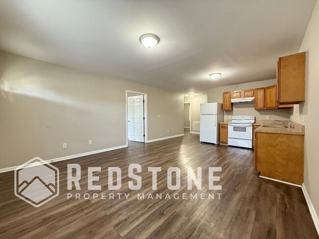 Building Photo - 1108 Chandler Ave Rental