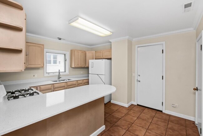 2238 W 21st Pl Unit 2F