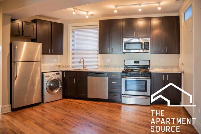 Building Photo - 2231 W Wilson Ave Unit 2