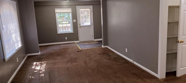 Photo - 25 E Belvue Rd