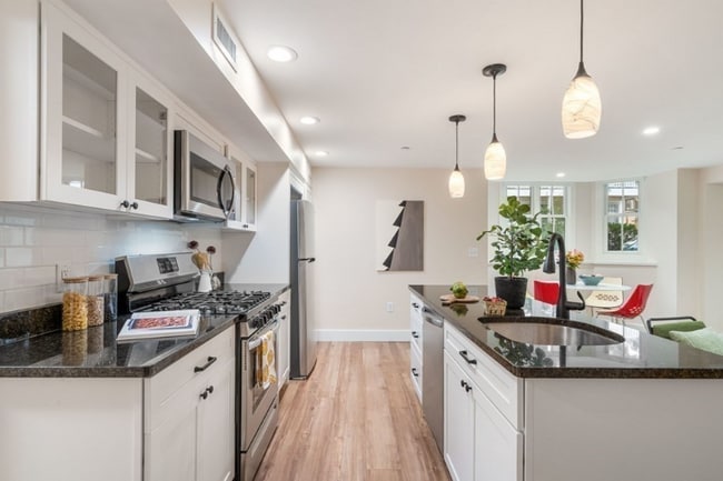 Photo - 18 Whitney Ave