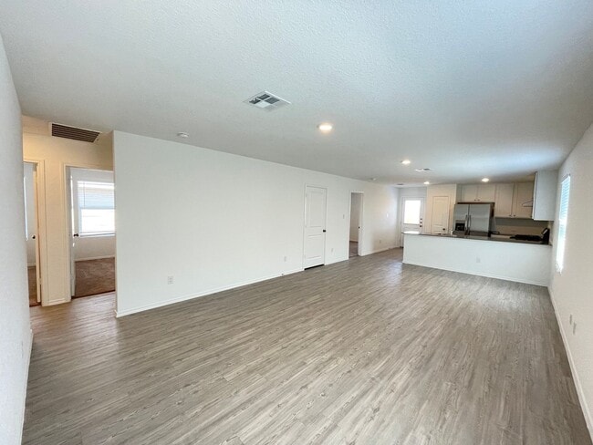 Photo - Beautiful 3/2 located in Parkside, NBTX