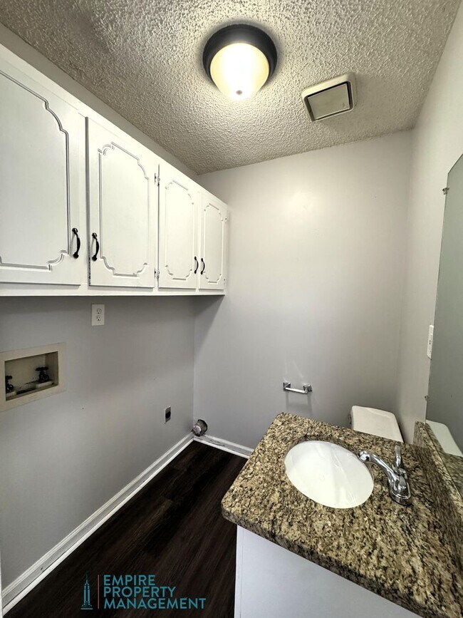 Photo - Come Home To Five Points! Unidad A