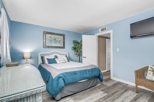 Master bedroom - 9715 Harrell Ave Condo Unit 39