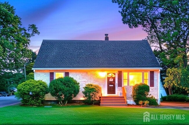 Building Photo - 58 Rose St