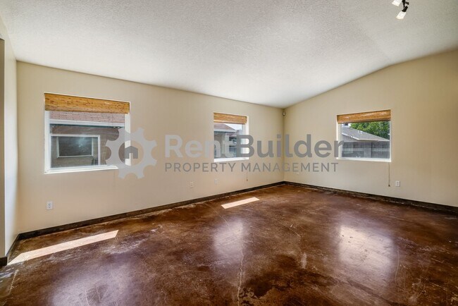 Photo - *** LEASE PENDING *** Please apply at your...