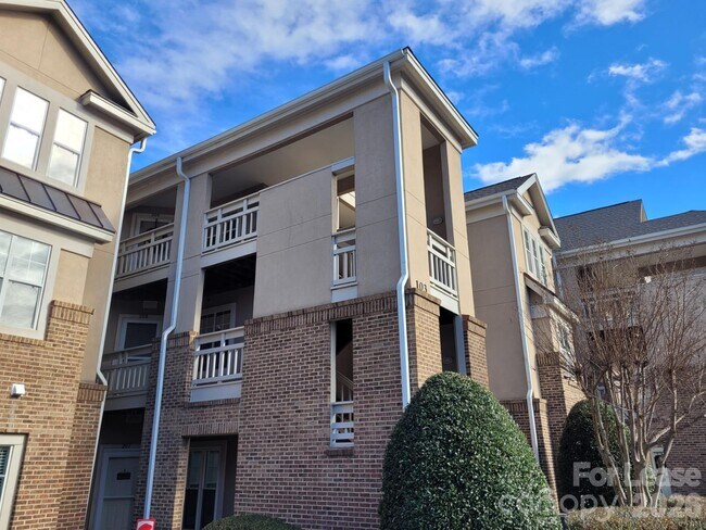 103 Pier 33 Dr Unit 208
