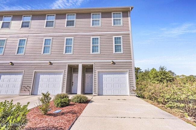 Building Photo - 112 E Orchard Loop