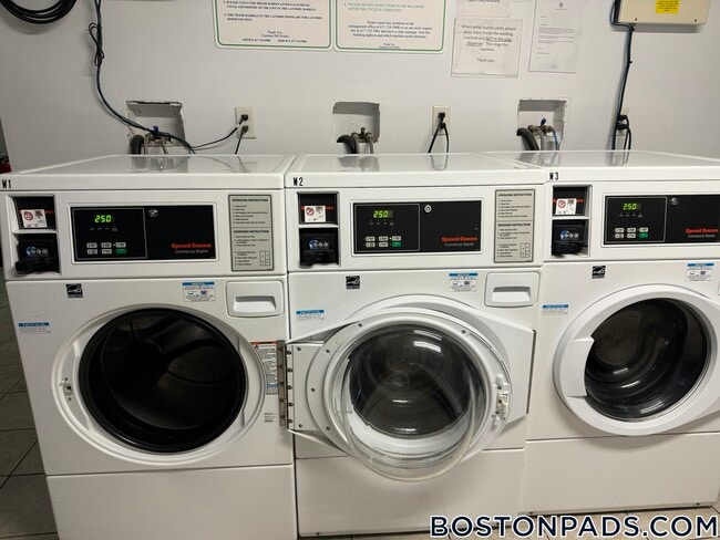 Photo - 17 Fairbanks St Unidad 11