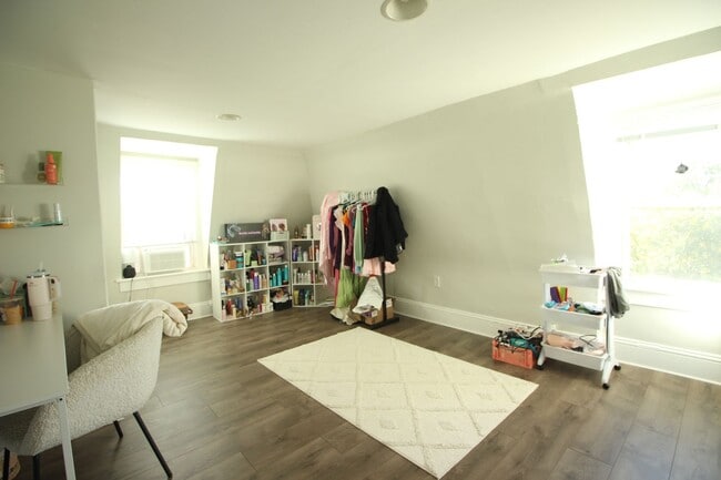 Photo - 713 Spring Garden St Unit 2