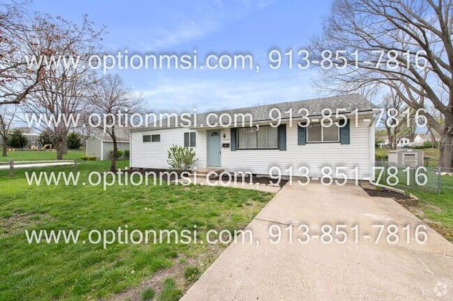 Building Photo - Ranch home available NOW!