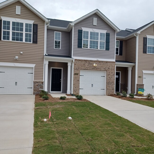 Photo - 1107 Gracie Ln