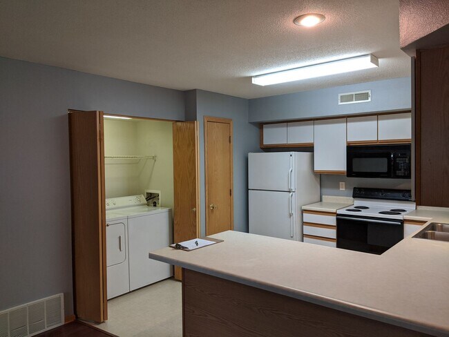 Photo - 2-bedroom, 1-bath condo on Holiday Rd Unit 302