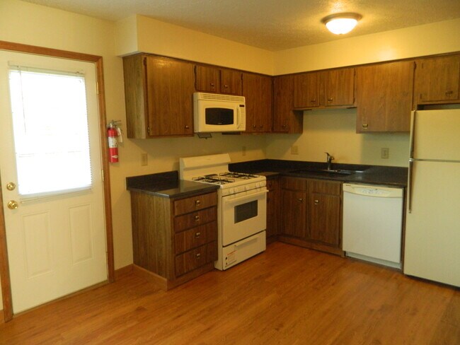 Kitchen - 7400 Chaparral Rd Unit 7400