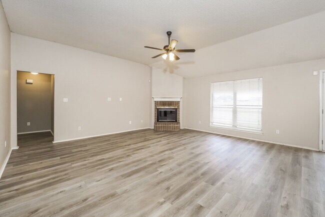 Photo - 317 Willowstone Trail