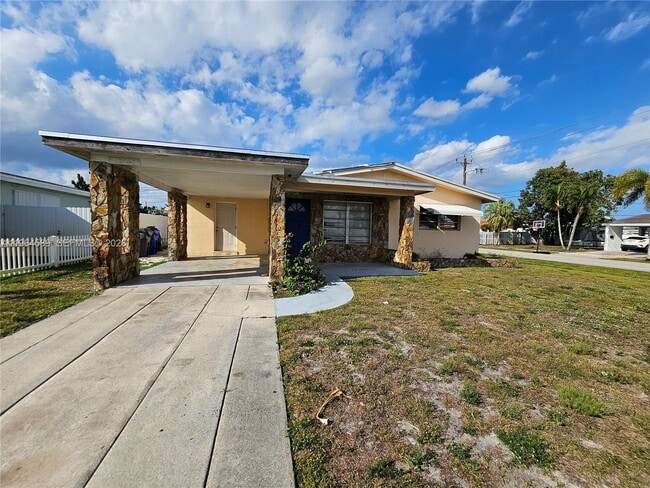 Photo - 7501 Pierce St