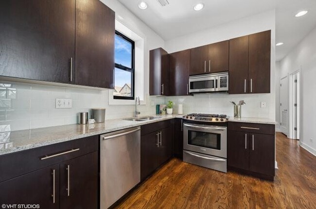 Building Photo - 1501 N Bosworth Ave Unit 1501 N Bosworth, 2C