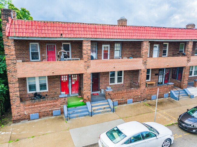 Photo - 2118 Bedford Ave Unit Rear