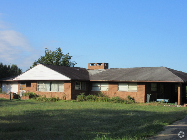 Building Photo - 3333 8th St Rental