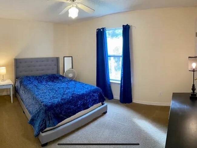 Photo - 853 Ladner Dr