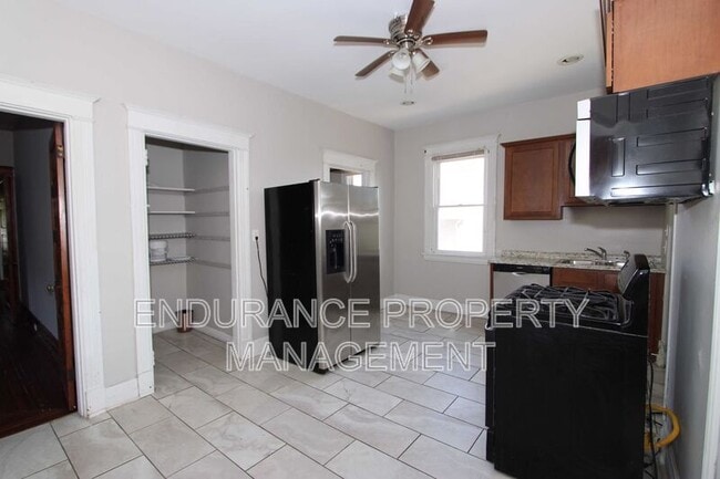Photo - 2541 Melrose Ave Unit 2