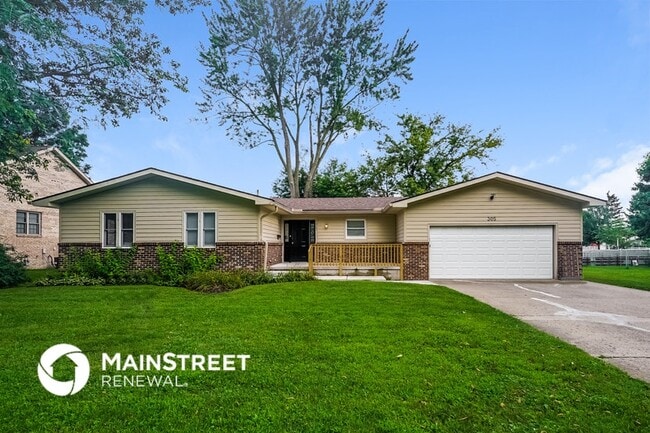 Building Photo - 305 Station St E