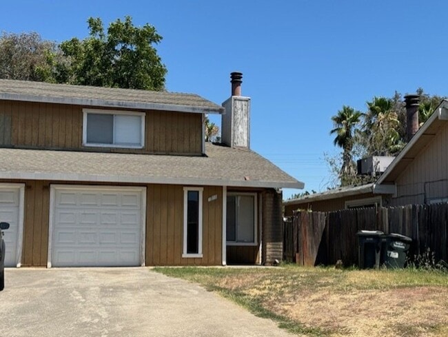 Building Photo - Duplex for Rent in S. Sacramento Unit 7341 Gigi Place