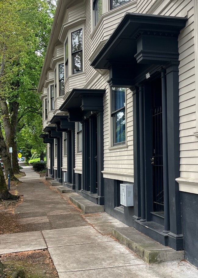 Photo - 329 NW 17th Ave Apartment Unit 329
