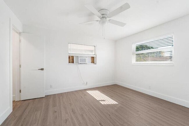 Photo - 4317 Birdwood St