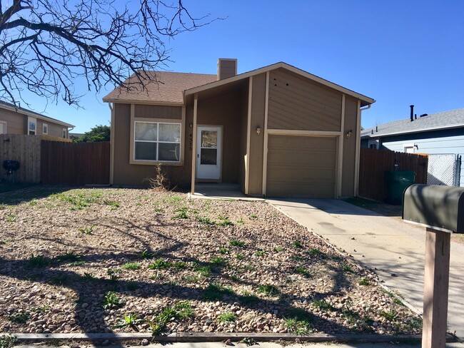 Cute 3 Bedroom, 2 Bath Single Family Home - Cute 3 Bedroom, 2 Bath Single Family Home