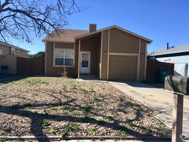 Building Photo - Cute 3 Bedroom, 2 Bath Single Family Home