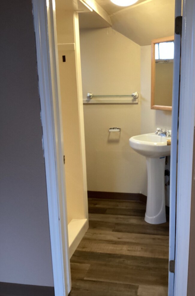 Photo - 172 N 500 W Unit B