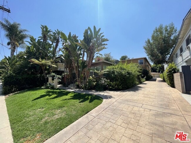 Building Photo - 14940 Dickens St Unit 1