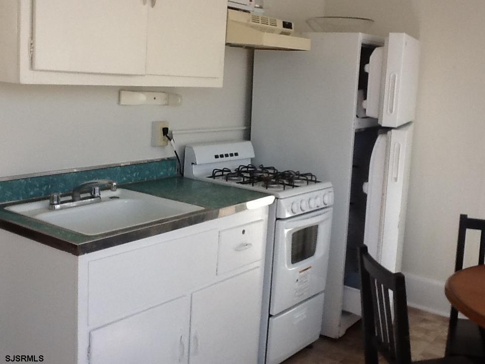 Photo - 9317 Monmouth Ave Unidad B