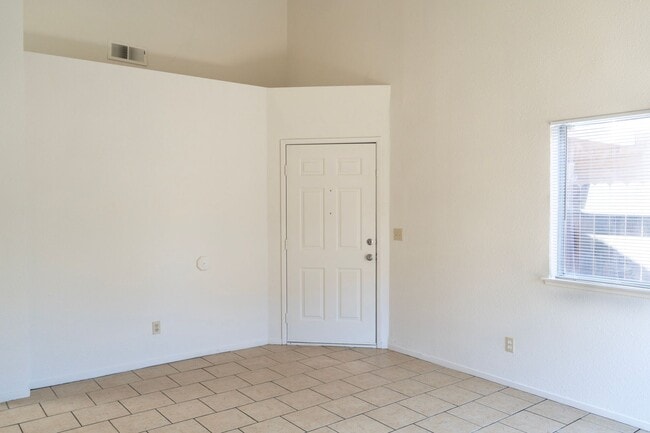 Photo - 7010 N Thorne Ave Unit Thorne 102