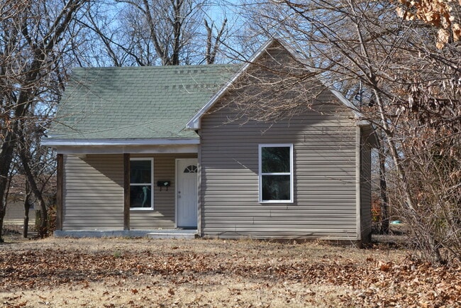 Photo - 2 Bedroom home, UPDATED
