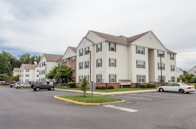 Bradford Pointe Apartments - Bradford Pointe Apartments