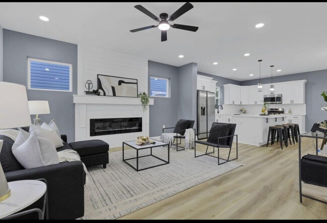 Photo - 613 Siebert St