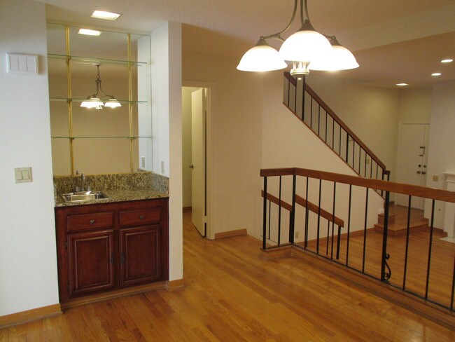 Photo - 452 W Huntington Dr