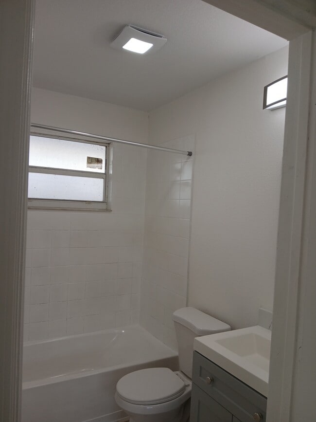 Photo - 1917 Smith Dr Unit 1