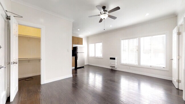 Photo - Heliotrope Apartments