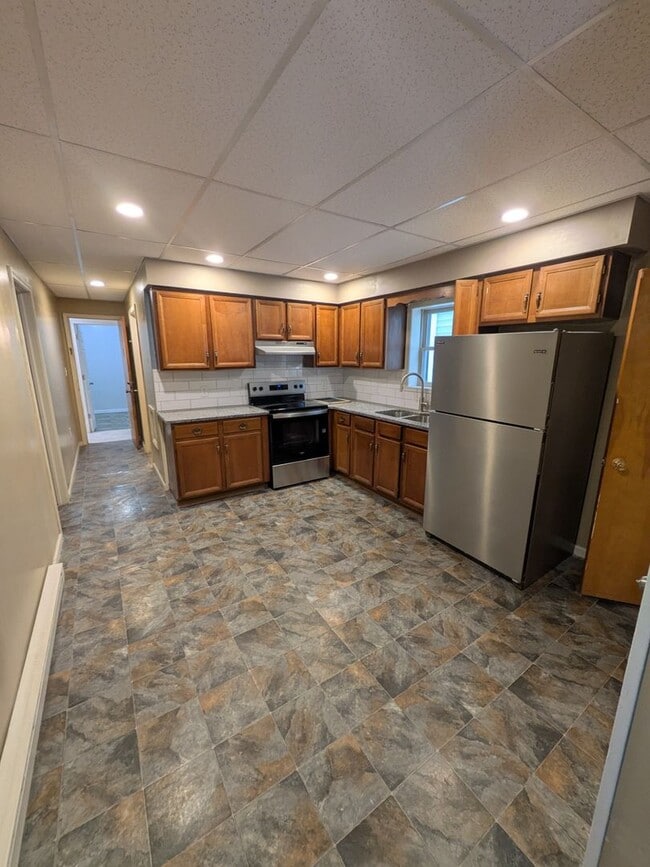 Building Photo - 601 Dean St Unit 601 Dean St # 1