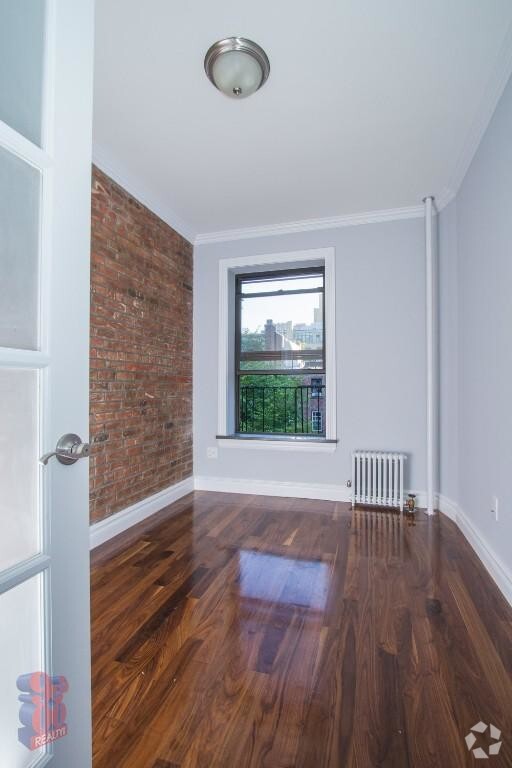 Building Photo - 350 W 21st St Rental