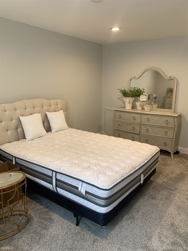 Photo - 1 br, 1 bath Condo - 1605 Summit Pointe