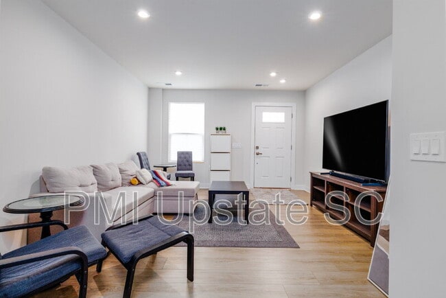 Photo - 413 Camarillo Ln