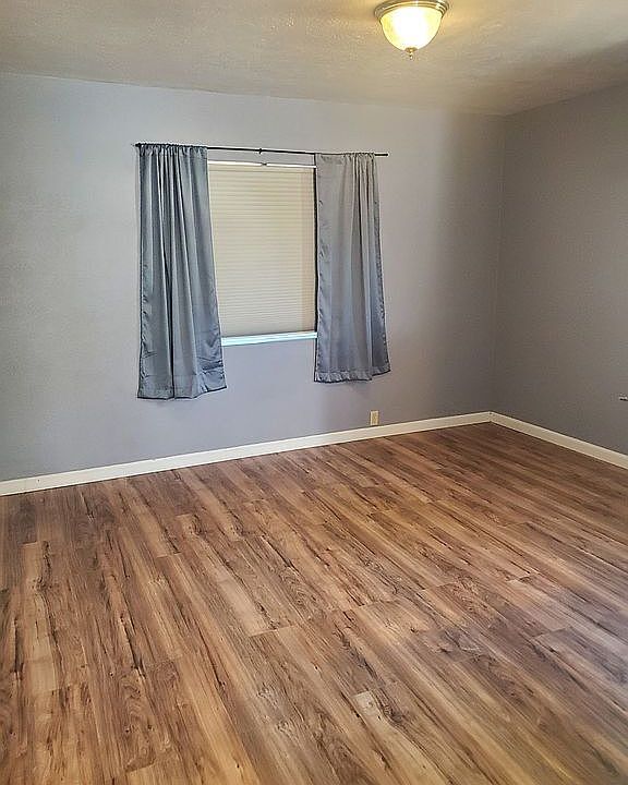 Photo - 630 3rd Ave W