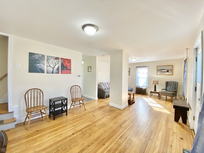 842 Bloom Rd