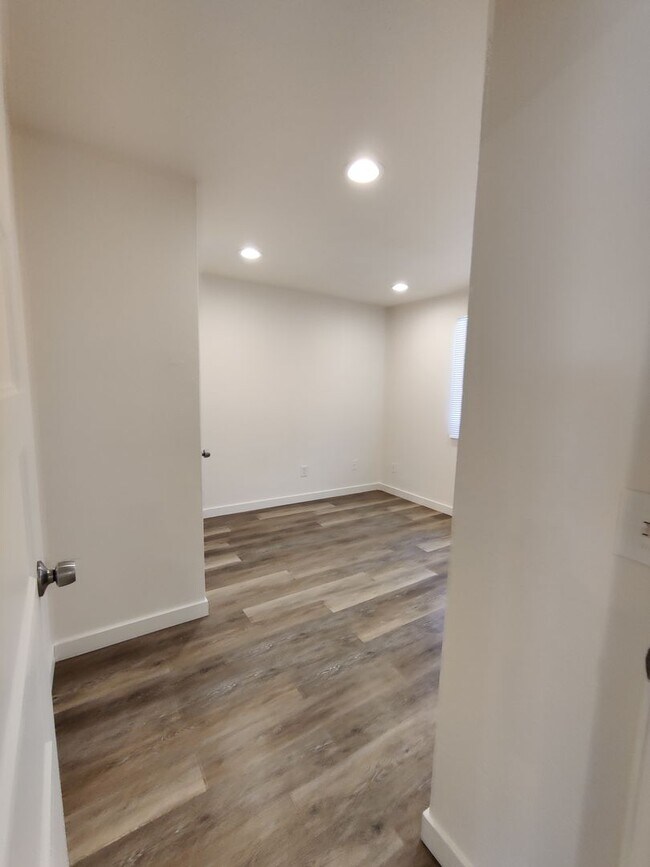 509/511 Montana Ave