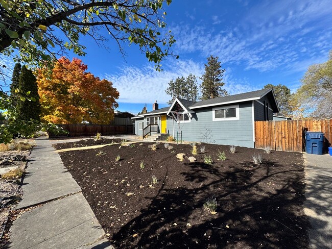 Photo - FOR RENT: UNFURNISHED: - Super Sweet Cottage style home in Midtown Bend.