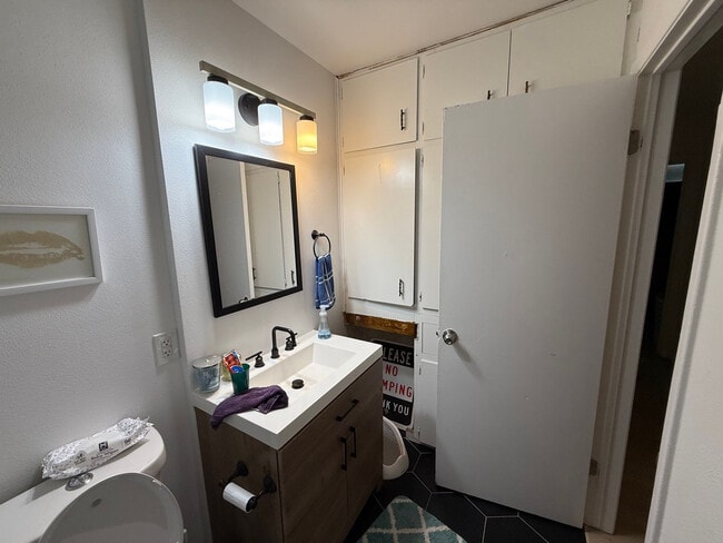 Photo - Room in House on Southwest Dr